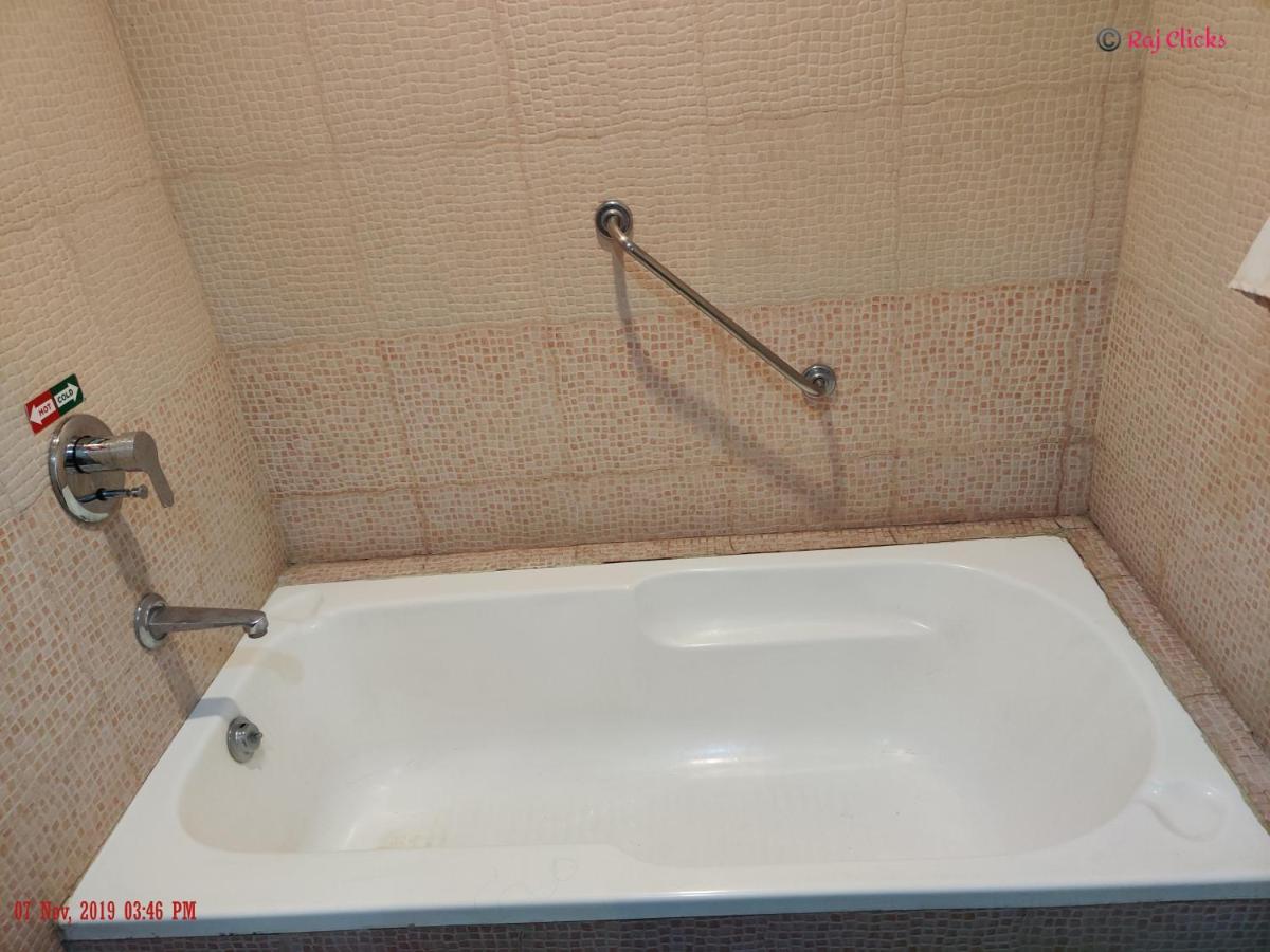 Hotel Abigail Regency Shirdi Luaran gambar