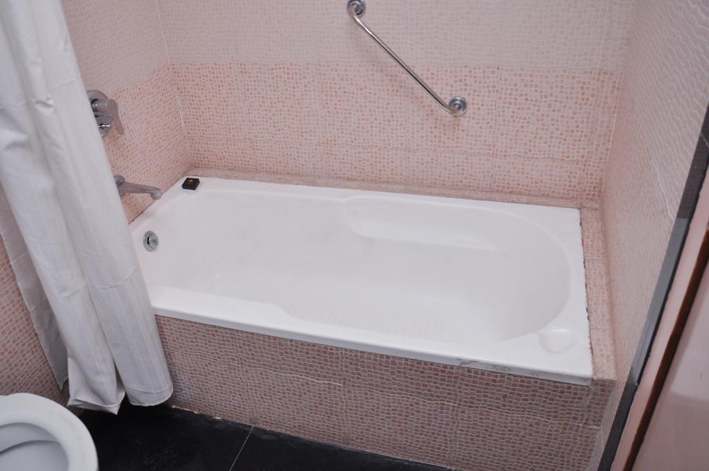 Hotel Abigail Regency Shirdi Luaran gambar